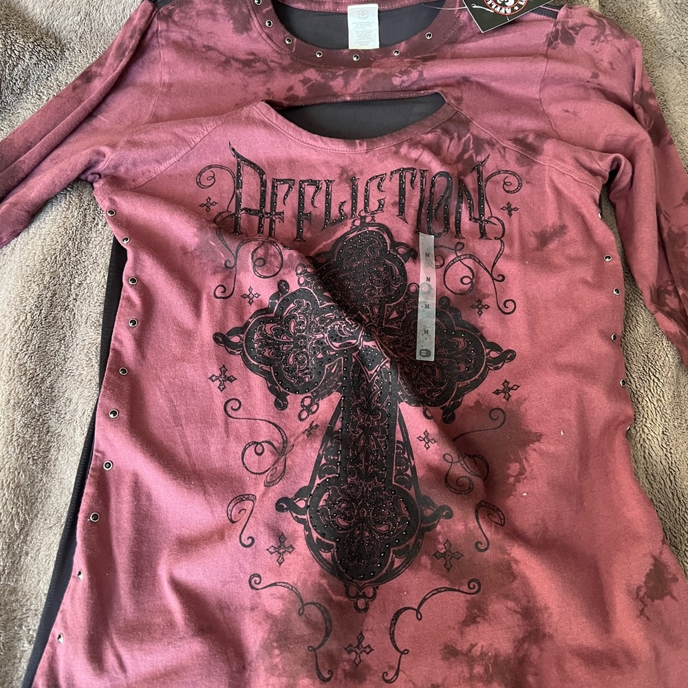 Long sleeve shirt with fine stones graphic design with mesh back